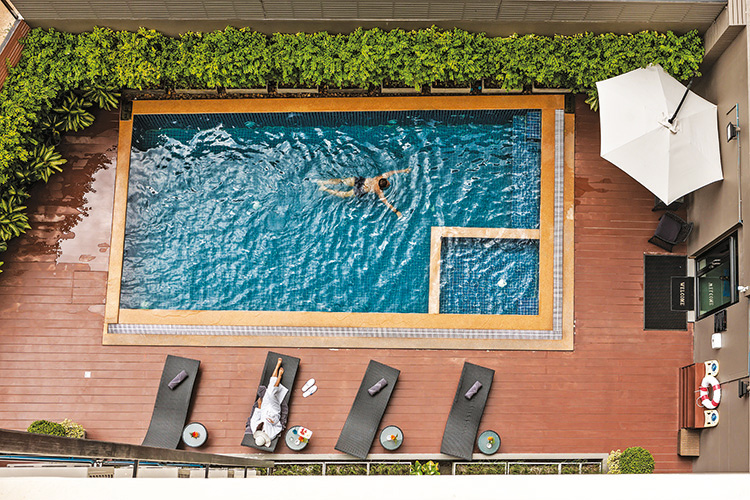 Cmor Hotel - swimming pool